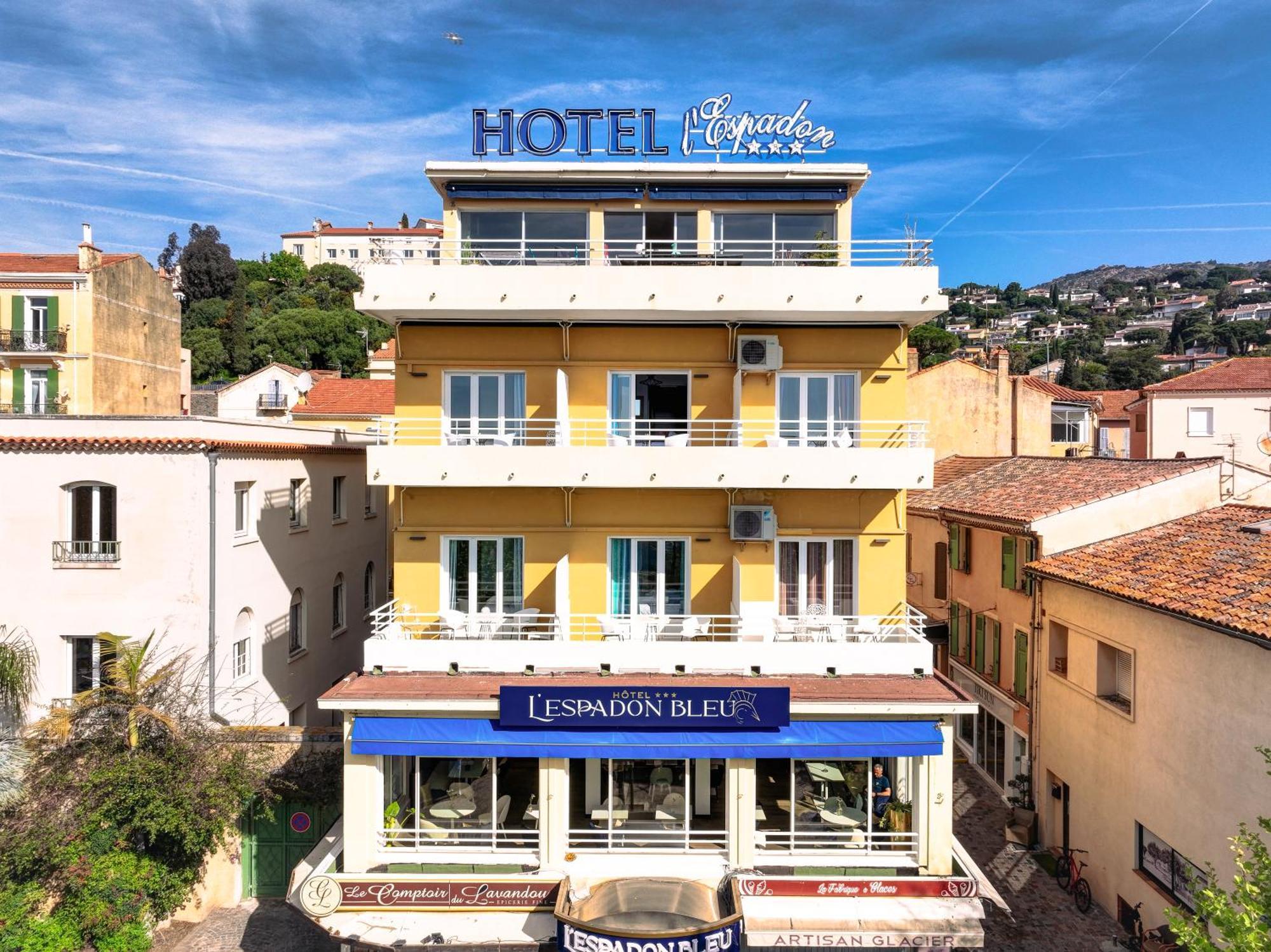 Hotel Espadon Bleu 3*