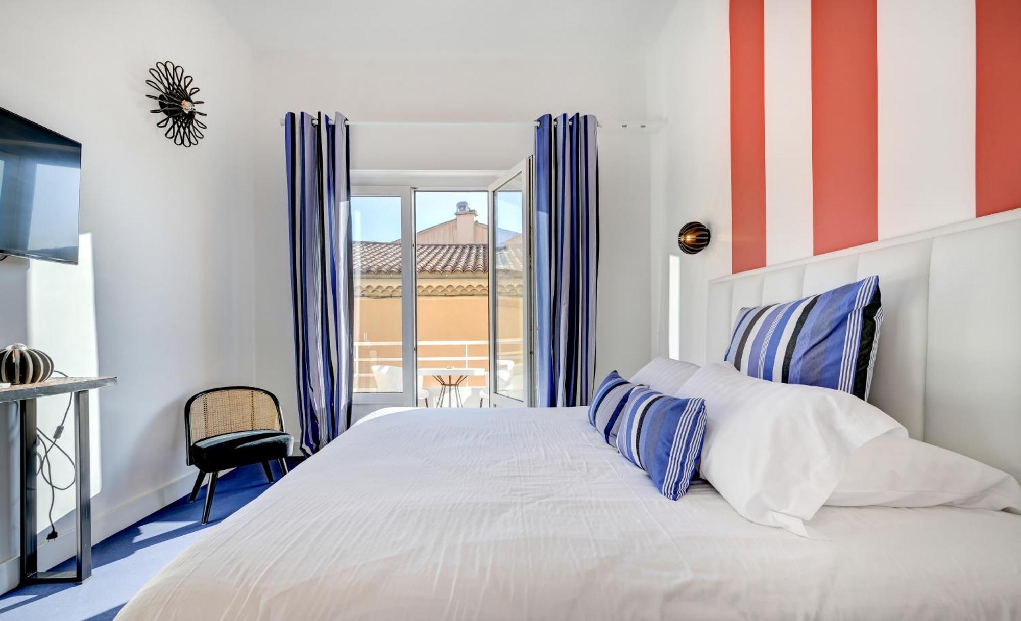 Hotel Espadon Bleu 3*