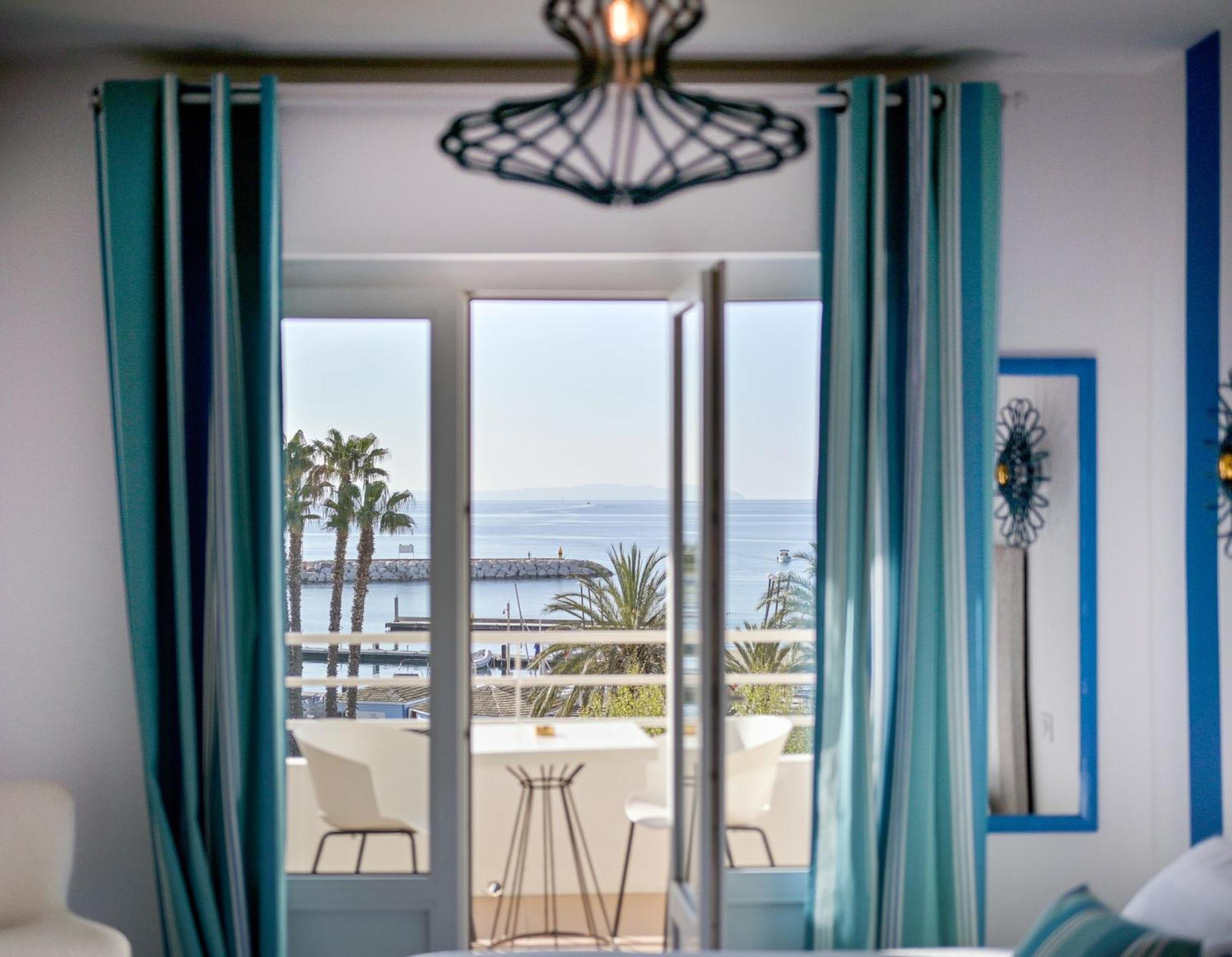 Espadon Bleu Hotel 3*
